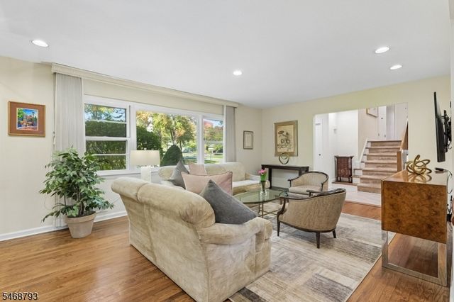 1 Fredon Dr, Livingston Twp., NJ 07039