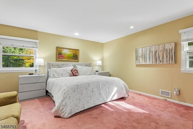 1 Fredon Dr, Livingston Twp., NJ 07039