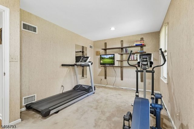 1 Fredon Dr, Livingston Twp., NJ 07039