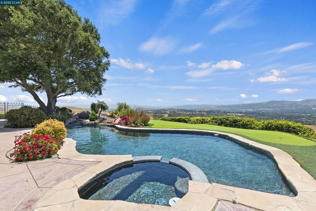 70 Sherburne Hills, Danville, CA 94526