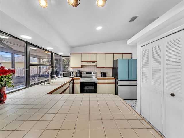 1819 SE Joy Haven St, Port St. Lucie, FL 34983