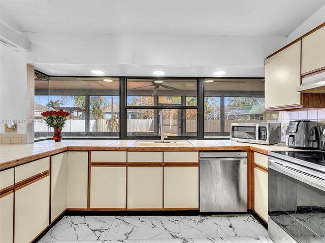 1819 SE Joy Haven St, Port St. Lucie, FL 34983