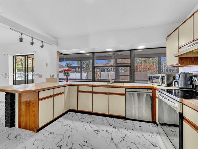 1819 SE Joy Haven St, Port St. Lucie, FL 34983