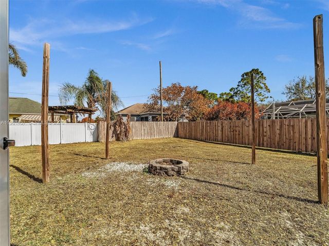 1819 SE Joy Haven St, Port St. Lucie, FL 34983