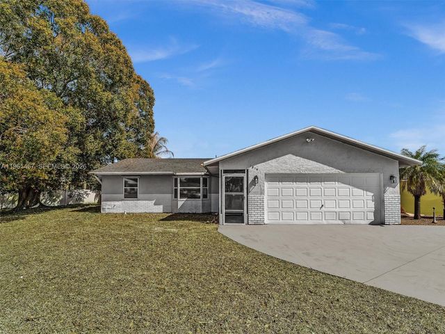 1819 SE Joy Haven St, Port St. Lucie, FL 34983