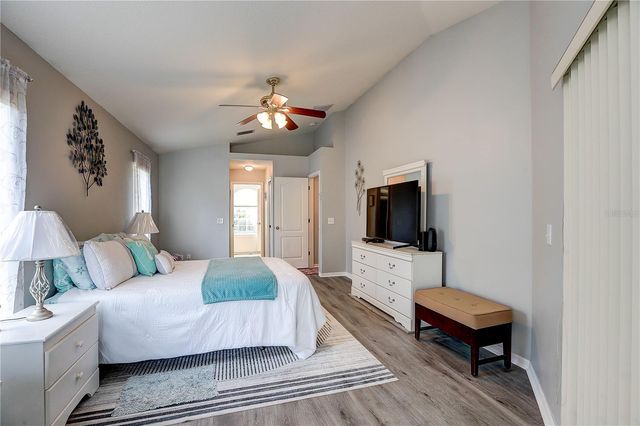 2242 TOWERING OAKS CIRCLE, Seffner, FL 33584