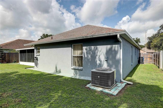 2242 TOWERING OAKS CIRCLE, Seffner, FL 33584