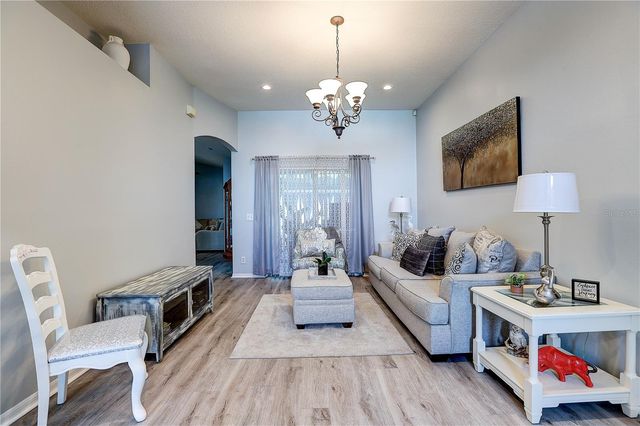 2242 TOWERING OAKS CIRCLE, Seffner, FL 33584