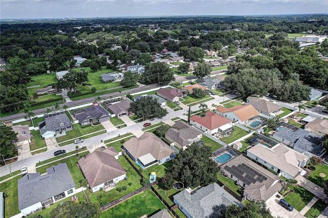 2242 TOWERING OAKS CIRCLE, Seffner, FL 33584