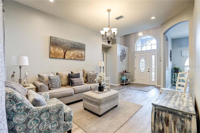 2242 TOWERING OAKS CIRCLE, Seffner, FL 33584