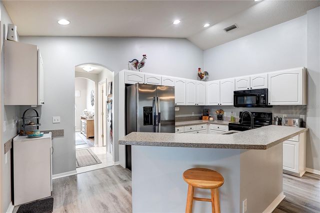 2242 TOWERING OAKS CIRCLE, Seffner, FL 33584
