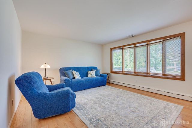 736 Harrell Avenue, Woodbridge Proper, NJ 07095