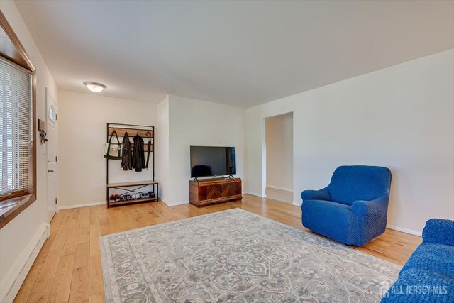 736 Harrell Avenue, Woodbridge Proper, NJ 07095