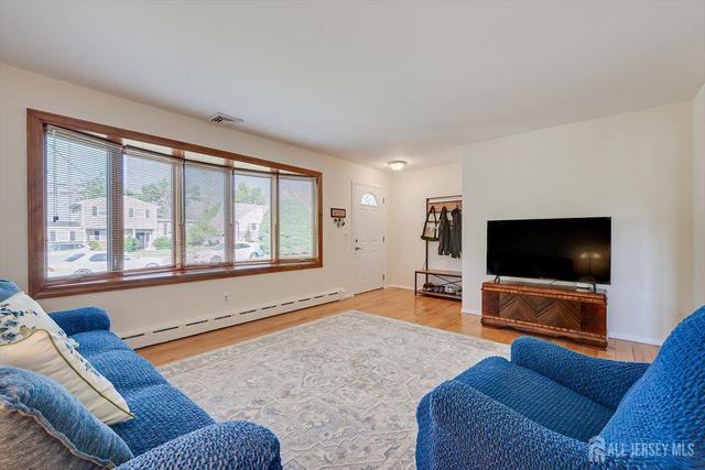 736 Harrell Avenue, Woodbridge Proper, NJ 07095