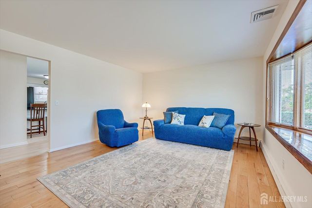 736 Harrell Avenue, Woodbridge Proper, NJ 07095