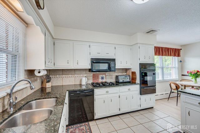 736 Harrell Avenue, Woodbridge Proper, NJ 07095