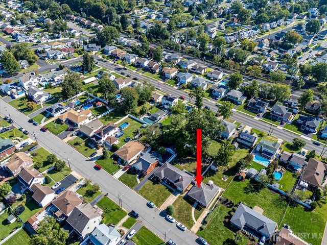 736 Harrell Avenue, Woodbridge Proper, NJ 07095