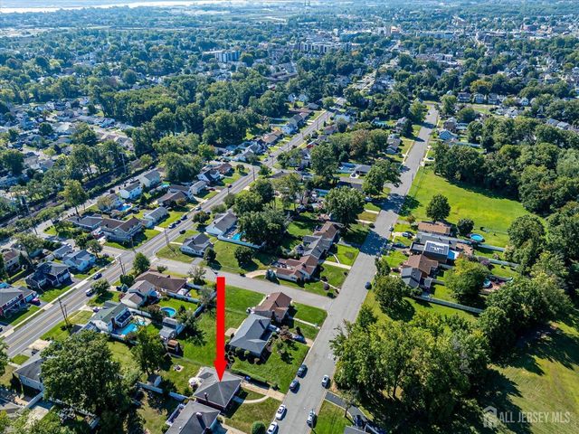 736 Harrell Avenue, Woodbridge Proper, NJ 07095