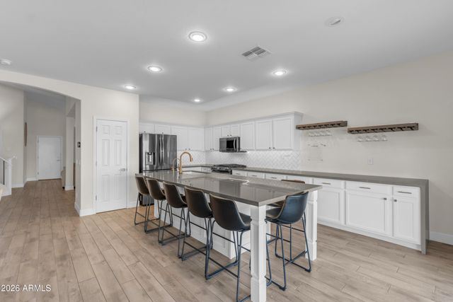 2522 E MINE CREEK Road, Phoenix, AZ 85024