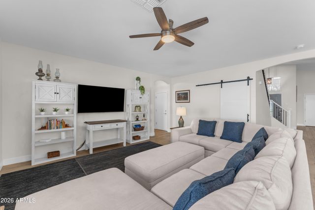 2522 E MINE CREEK Road, Phoenix, AZ 85024