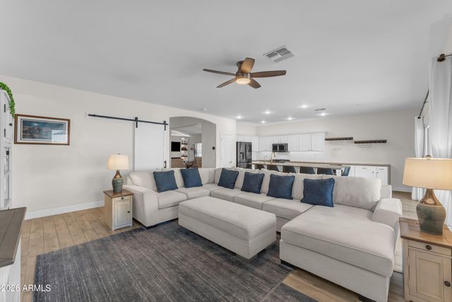 2522 E MINE CREEK Road, Phoenix, AZ 85024