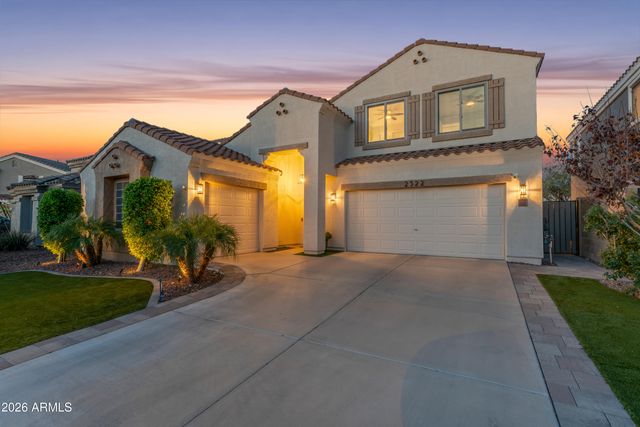 2522 E MINE CREEK Road, Phoenix, AZ 85024