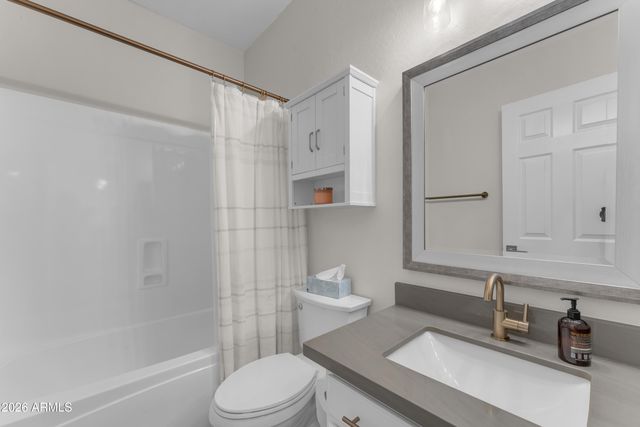 2522 E MINE CREEK Road, Phoenix, AZ 85024