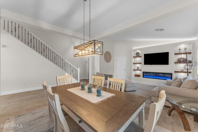 2522 E MINE CREEK Road, Phoenix, AZ 85024