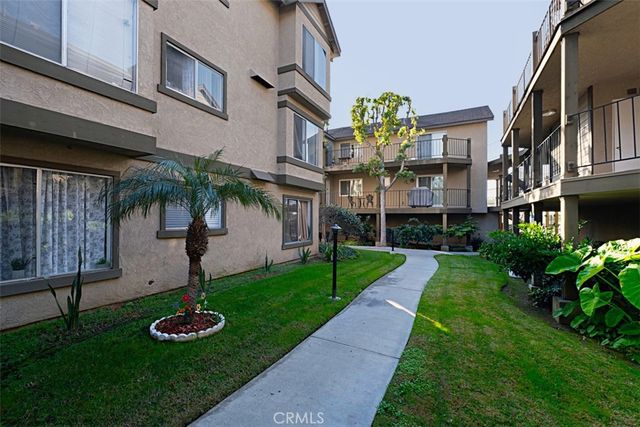 4201 W 5th Street 311, Santa Ana, CA 92703