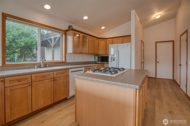 184 Bass Avenue NE, Ocean Shores, WA 98569