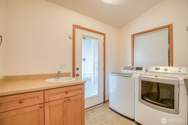 184 Bass Avenue NE, Ocean Shores, WA 98569