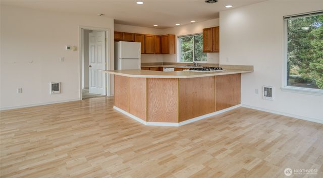 184 Bass Avenue NE, Ocean Shores, WA 98569