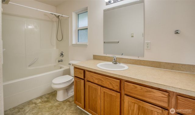 184 Bass Avenue NE, Ocean Shores, WA 98569