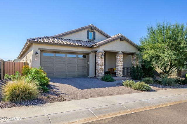 2831 W CHEVELON Drive, San Tan Valley, AZ 85144
