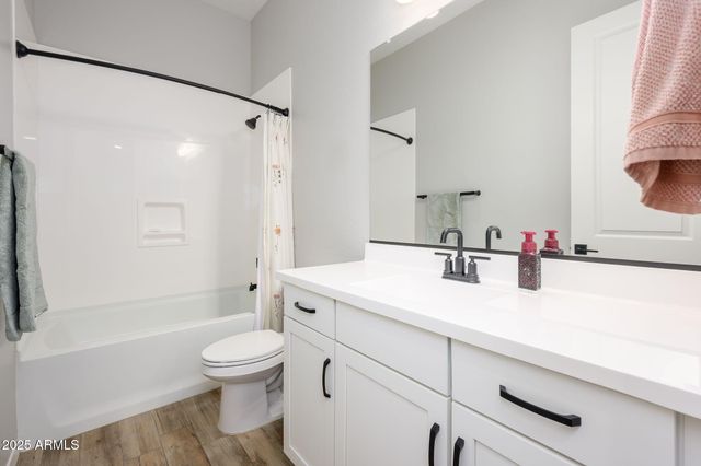 2831 W CHEVELON Drive, San Tan Valley, AZ 85144