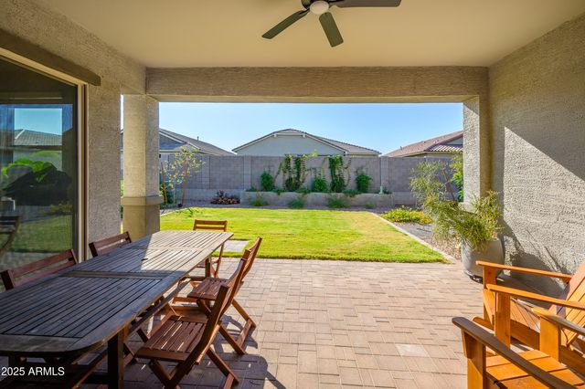 2831 W CHEVELON Drive, San Tan Valley, AZ 85144