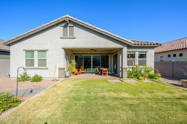 2831 W CHEVELON Drive, San Tan Valley, AZ 85144