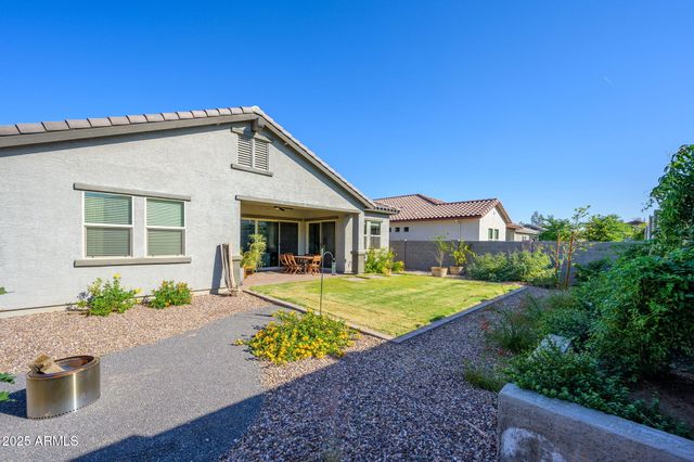 2831 W CHEVELON Drive, San Tan Valley, AZ 85144
