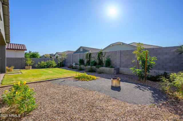 2831 W CHEVELON Drive, San Tan Valley, AZ 85144