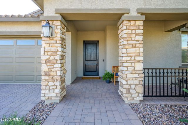 2831 W CHEVELON Drive, San Tan Valley, AZ 85144