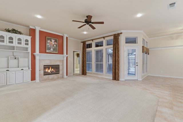 1613 Green Tree Drive, Hurst, TX 76054