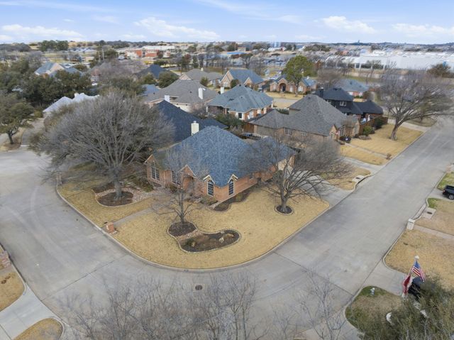 1613 Green Tree Drive, Hurst, TX 76054