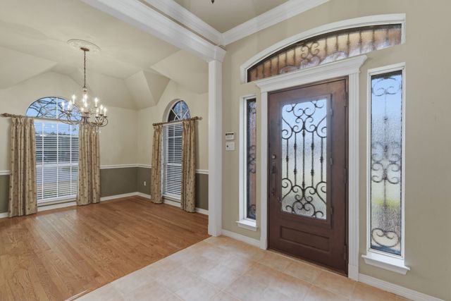 1613 Green Tree Drive, Hurst, TX 76054