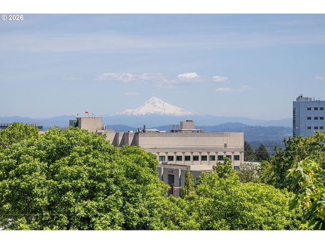 1033 Sw GIBBS St 105, Portland, OR 97239