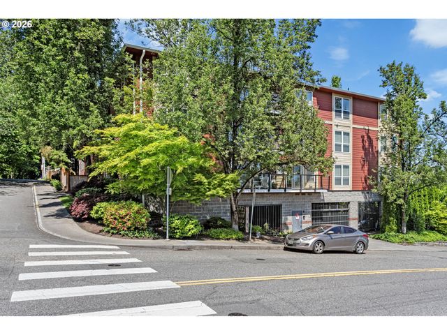 1033 Sw GIBBS St 105, Portland, OR 97239