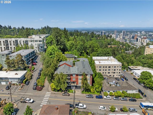 1033 Sw GIBBS St 105, Portland, OR 97239