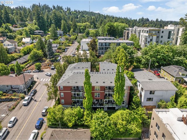 1033 Sw GIBBS St 105, Portland, OR 97239