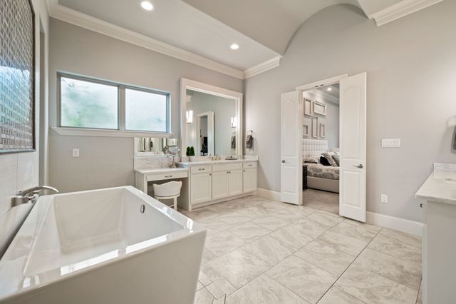 908 Lake Carillon Lane, Southlake, TX 76092