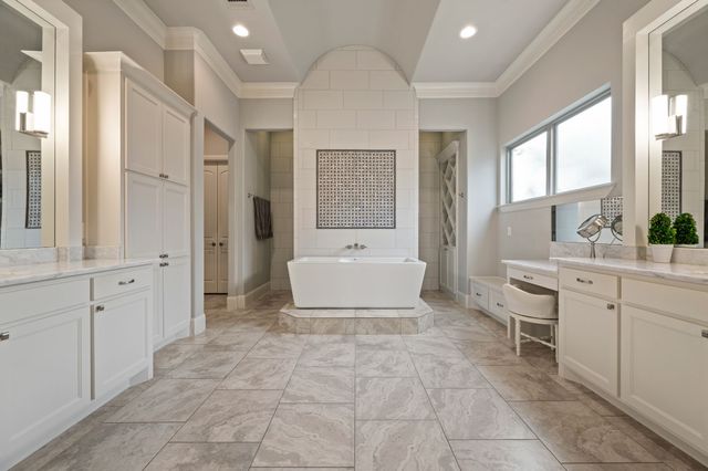 908 Lake Carillon Lane, Southlake, TX 76092