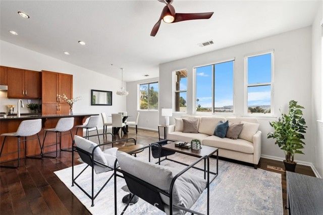 3184 Harbor Ridge Lane, San Diego, CA 92103